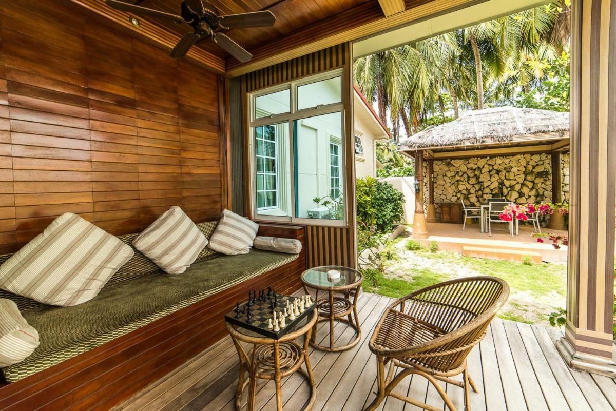 Reveries Maldives Gan  Exterior foto